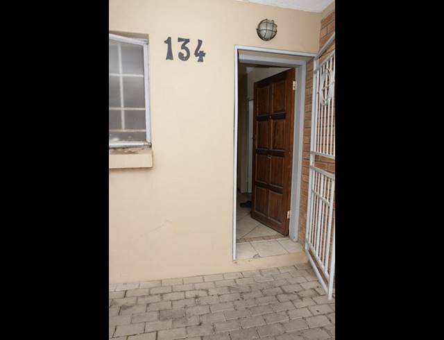 2 BEDROOM TOWNHOUSE FOR SALE IN ERAND GARDENS